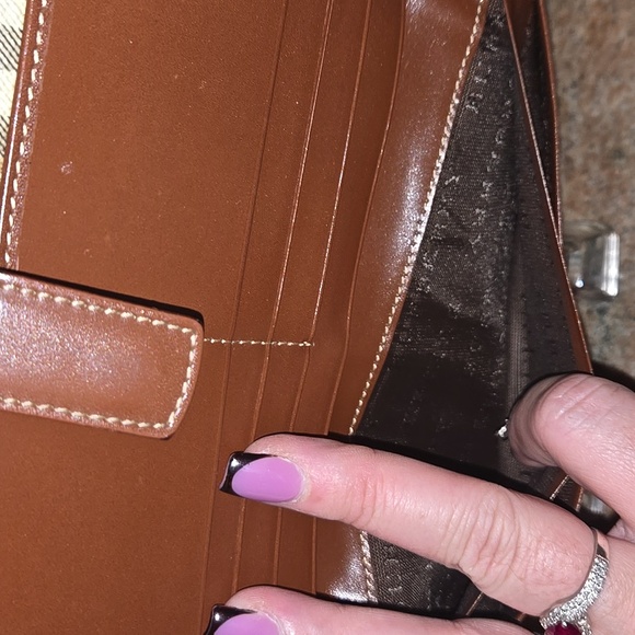 Burberry Long Snap Wallet - Picture 6 of 7